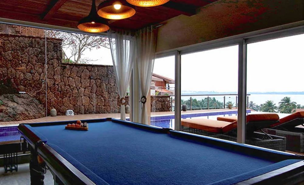 billiards at villa domus