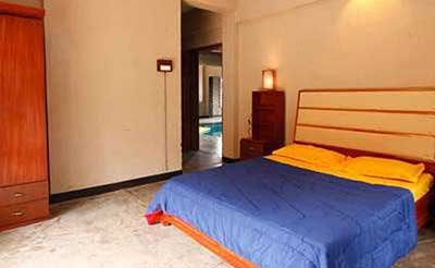 King Sized Beds At Villa Caramba