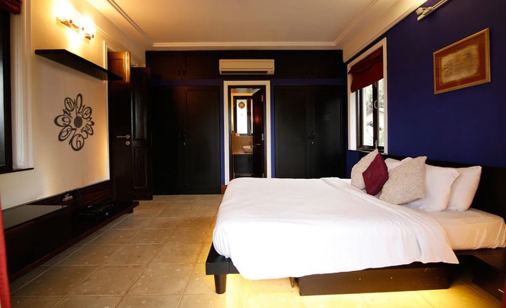 modren Designed Bedroom At villa Indigo