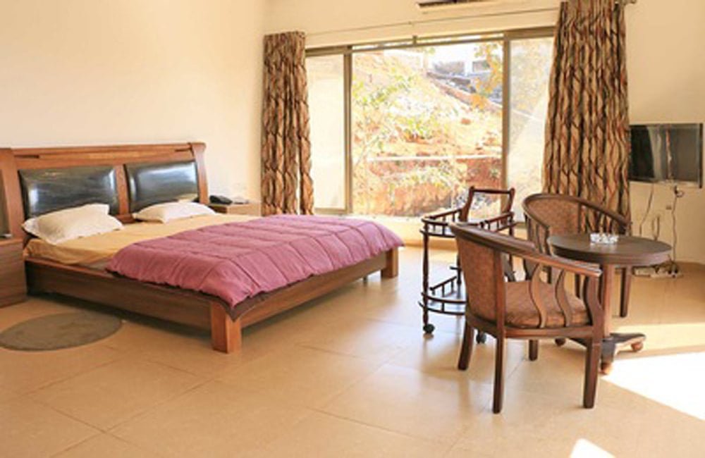 King Sized Beds At Villa Magnum
