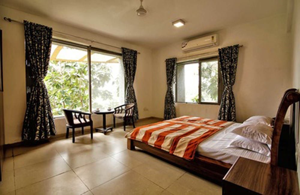 Spacious Bedroom 