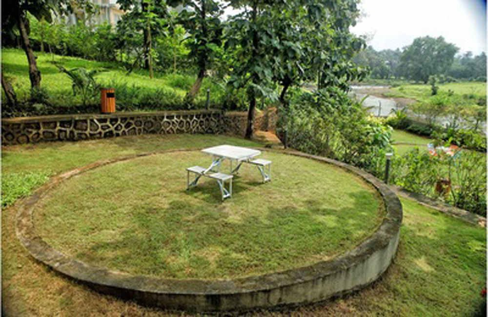 Pool at Villa Magnum