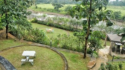 Dine out at Villa Magnum