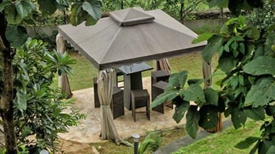 River Bank At Villa Magnum