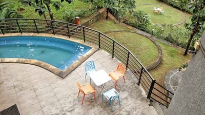 Sit-Out At Villa Magnum