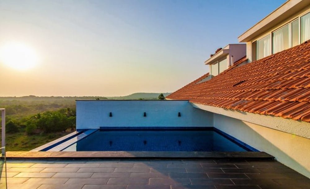 Roof Top Pool At villa Sky